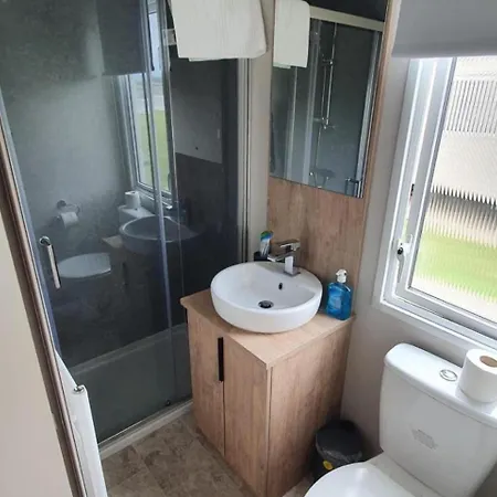 Sleeps6-familyfriendly-flamingoland-pool Holiday home *